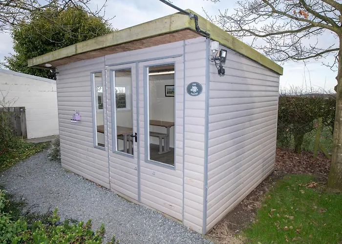 Seaways Glamping, English Oak