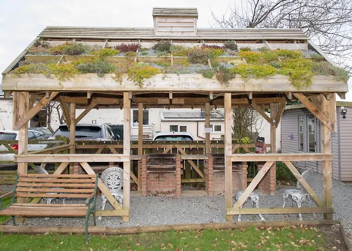 Seaways Glamping, English Oak